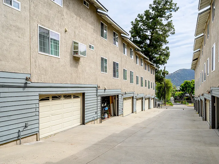 2359 Mira Vista Ave #F — Photo 18