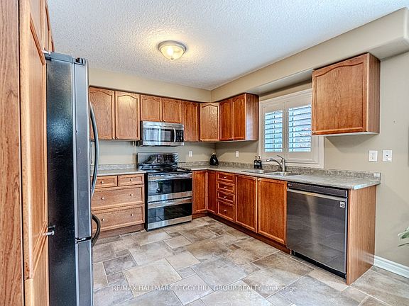 2nd image of 35 Benjamin Ln