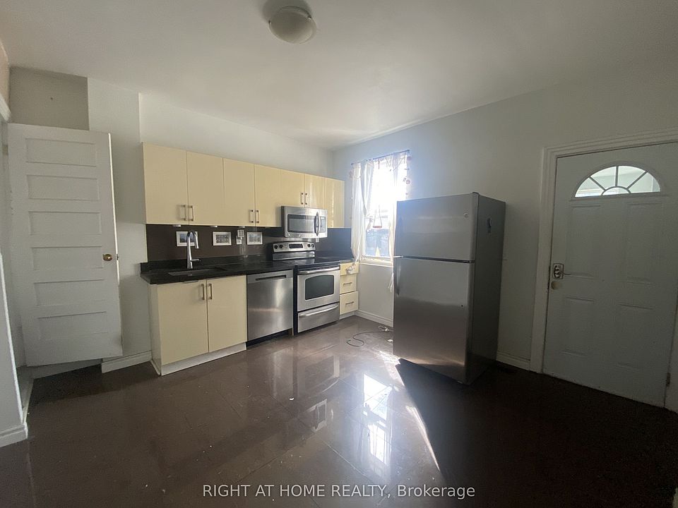 1st image of 194 Beatrice St #2