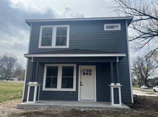 1733 W 1st Ave, Topeka, KS 66606