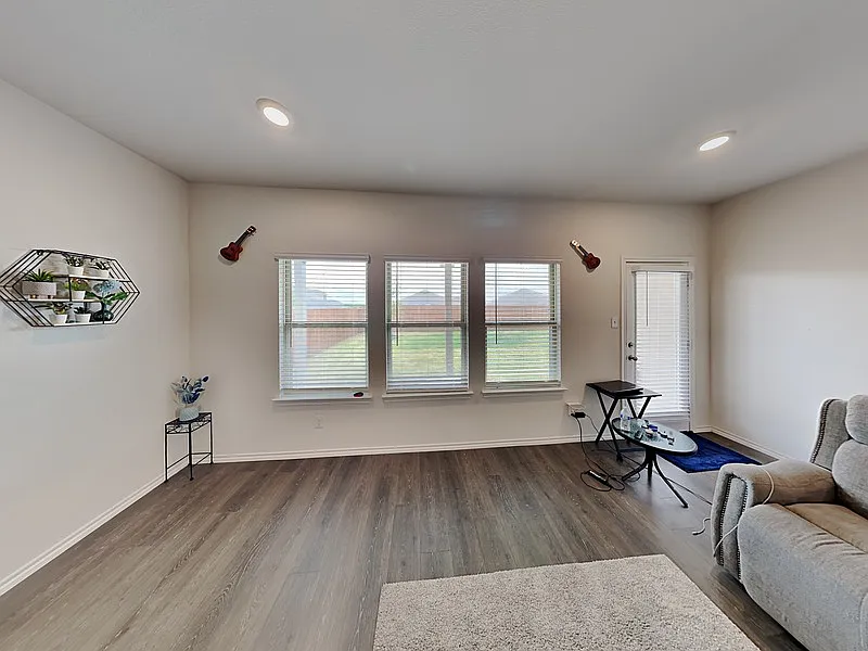 Building Photo - 713 Glover Dr