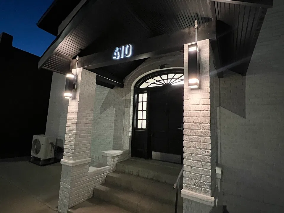 Building Photo 3