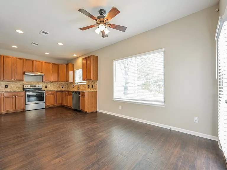 3537 E 141st Pl — Photo 7