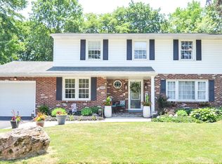 3304 Cross Country Dr, Wilmington, DE 19810