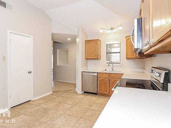 3rd image of 1823 Cordova Dr