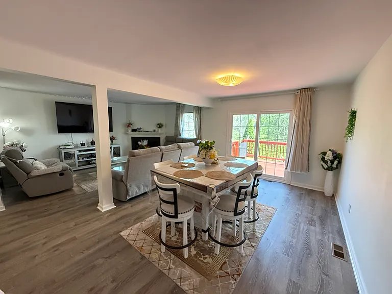 120 Village Dr — Photo 14
