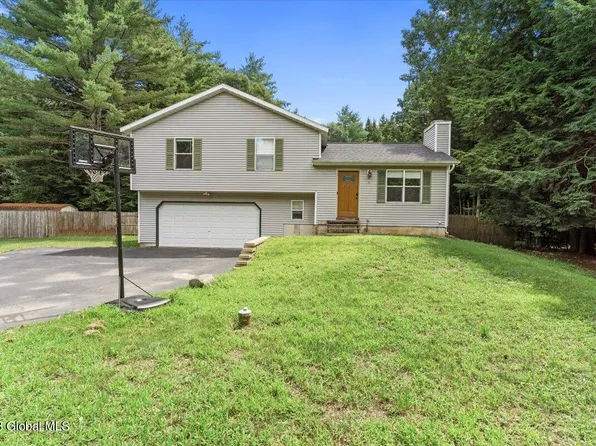 10 Acer Drive, Greenfield, NY 12833