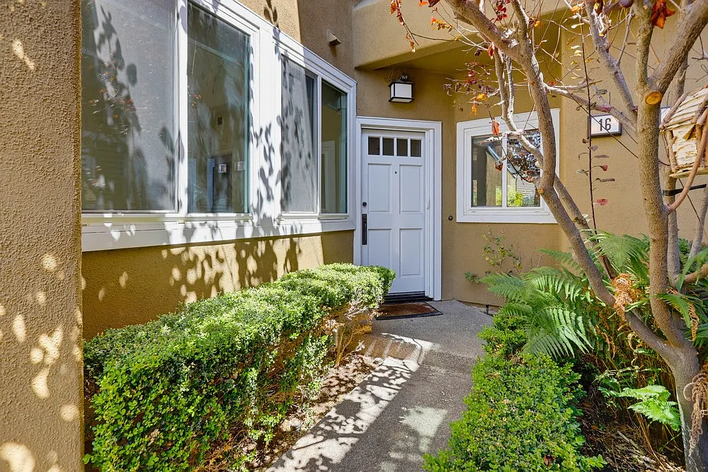 3 bed, 1983 sqft, $5,400 — Photo 2