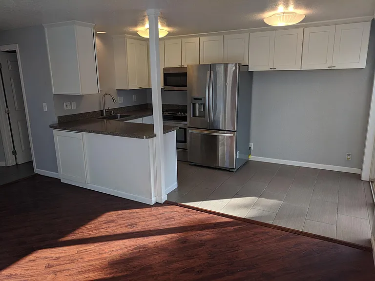 247 S 47th St — Photo 12