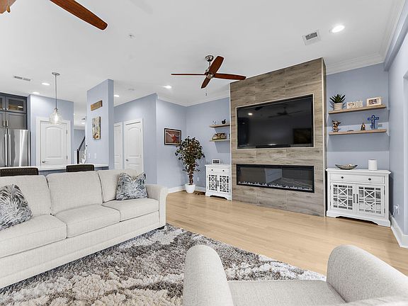 4th image of 1604 Hopeman Ln