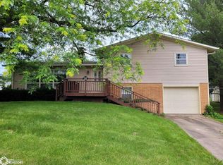 518 E South St, Sigourney, IA 52591