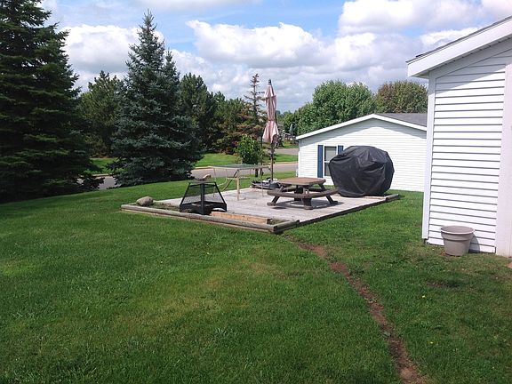 2nd image of 7995 Bloomsbury Cir