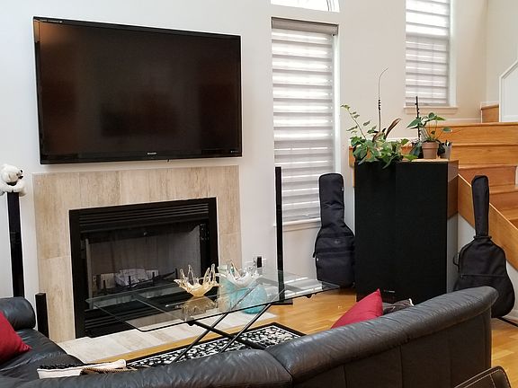 4th image of 71 S Golfview Ct