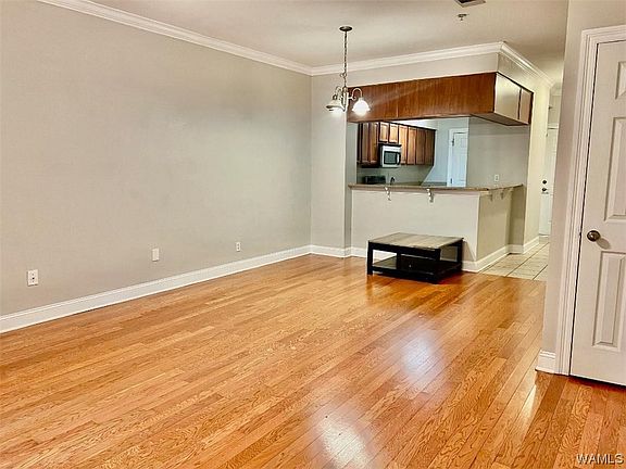 3rd image of 3218 Veterans Memorial Pkwy APT 1305
