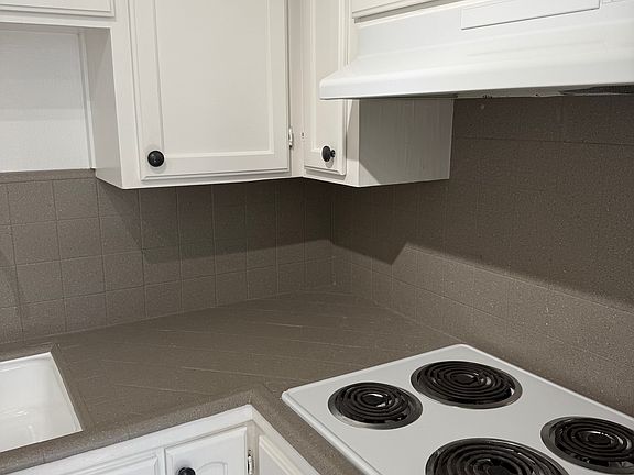 4th image of 155 Monroe St APT 3