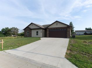 1813 Savannah Ct, Mexico, MO 65265