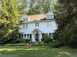 13 Elm Park Blvd, Pleasant Ridge, MI 48069