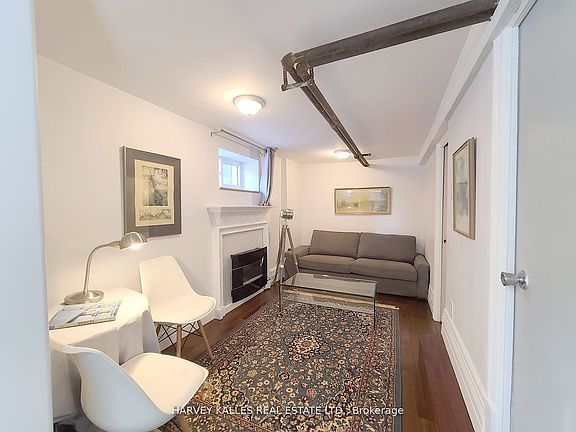 2nd image of 27 Hiawatha Rd #5