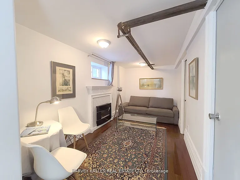 27 Hiawatha Rd #5 — Photo 2