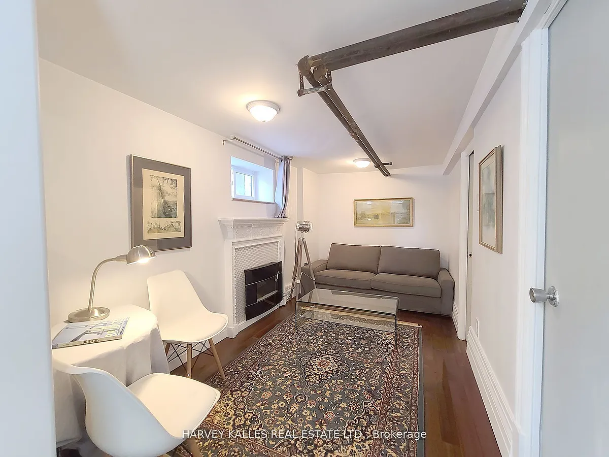 Building Photo - 27 Hiawatha Rd #5