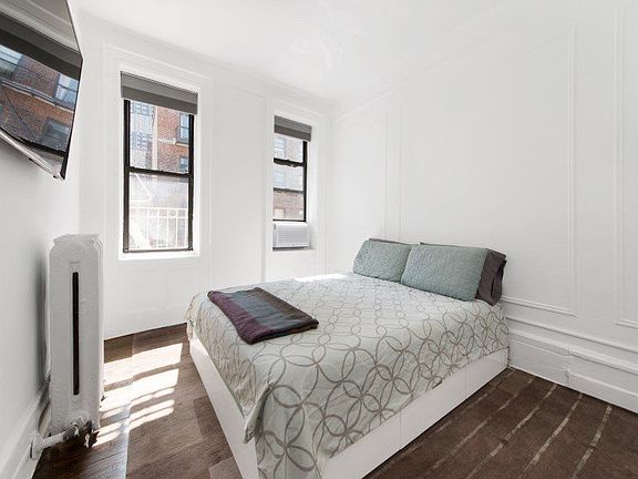 5th image of 441 W 44th St #22