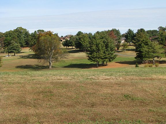 3rd image of 24 Fairway Dr