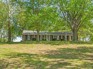 12305 Hills Rd, Kearney, MO 64060