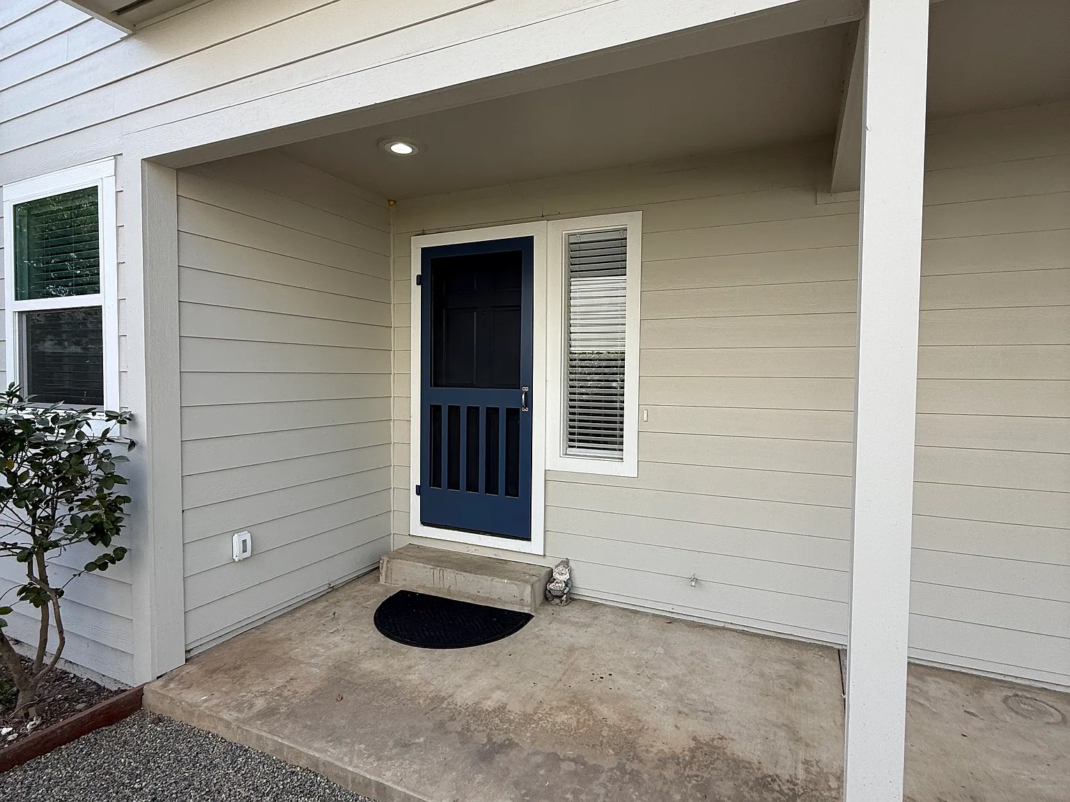 4 bed, 2000 sqft, $4,700 — Photo 3