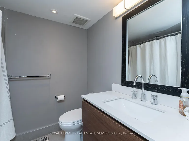 70 Shaftesbury Ave #4 — Photo 22