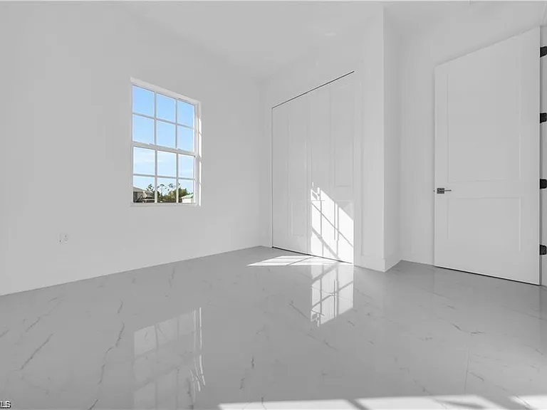 3310 11th St W — Photo 11