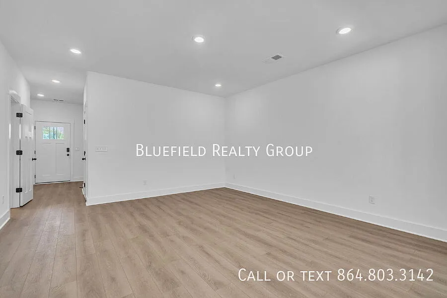 3-Bedroom, 2.5-Bath Townhome with Modern Kitchen, Walk-In Closet & Private Patio $1,750/mo rent — Photo 3