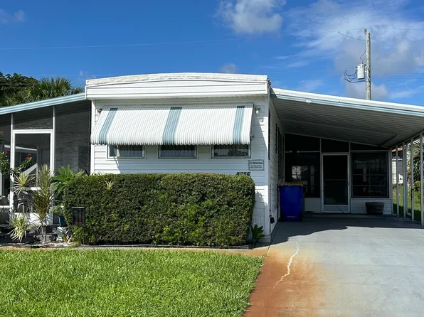 8256 SE Wren Avenue, Hobe Sound, FL 33455
