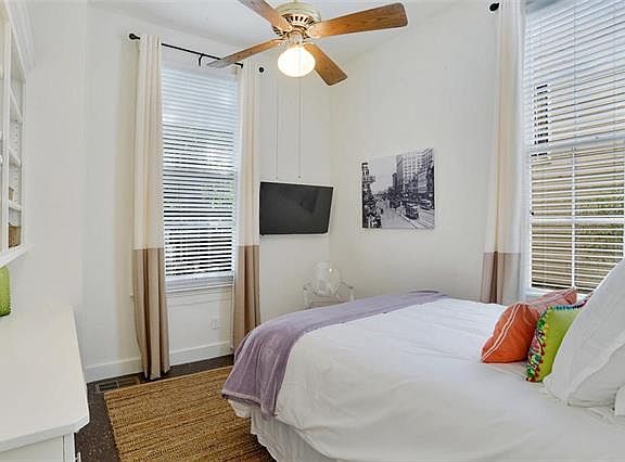 3rd image of 2301 Magazine St #D