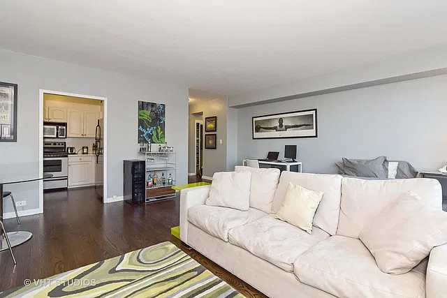 Studio, 600 sqft, $2,000 — Photo 3