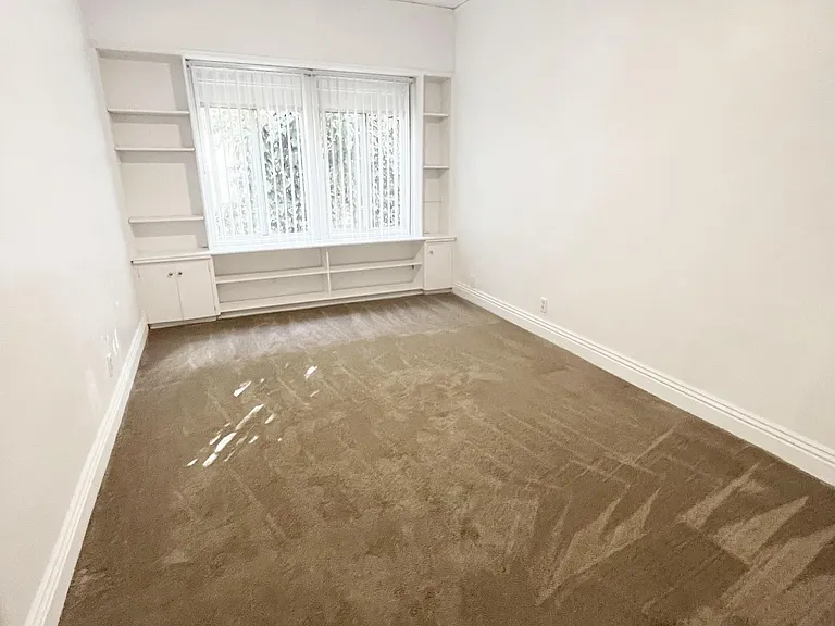 227 S Gale Dr #4 — Photo 13
