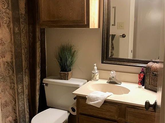 5th image of 1503 N Garrett Ave APT 205