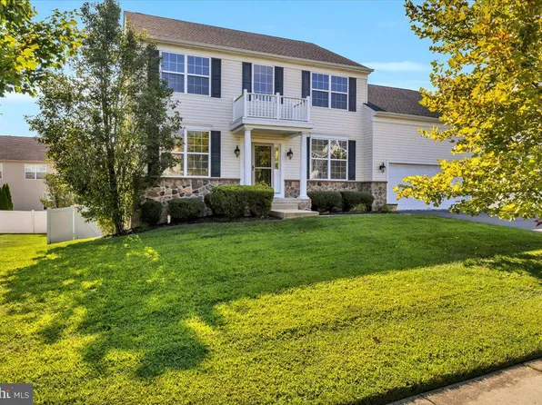 122 Zinnia Way, Sewell, NJ 08080