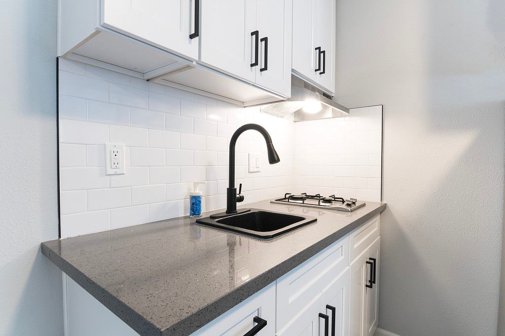 Apartment in Los Angeles, Adams-Normandie, Pico-Union - View 3