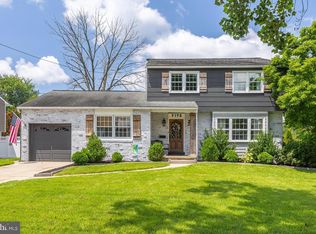 5 Cambridge Dr, Woodbury, NJ 08096
