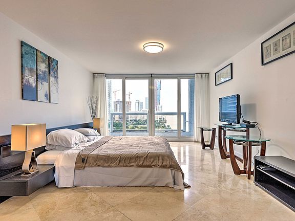 5th image of 1717 N Bayshore Dr APT 1731