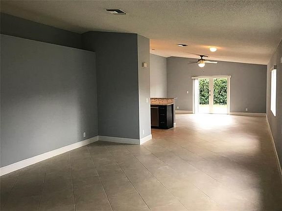4th image of 4643 SW 12th Ct