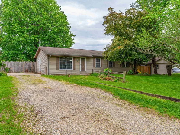 1214 N State St, Lincoln, IL 62656