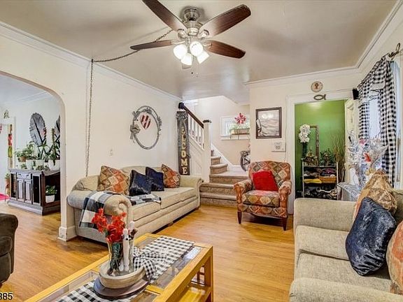 4th image of 272 N Maple Ave