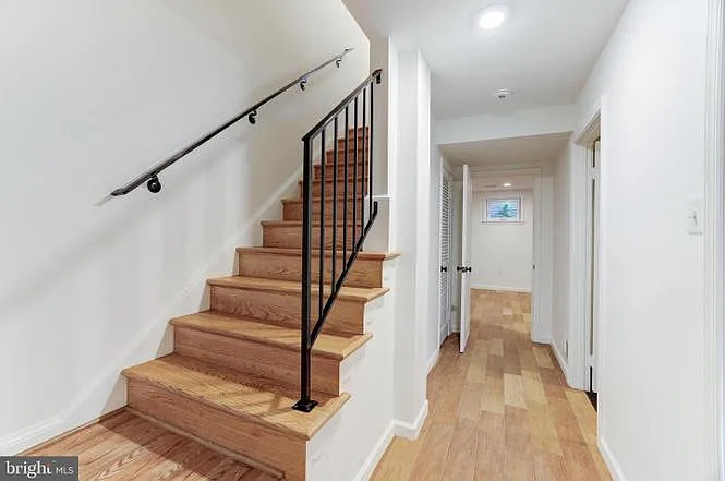 1149 Colonial Rd — Photo 23