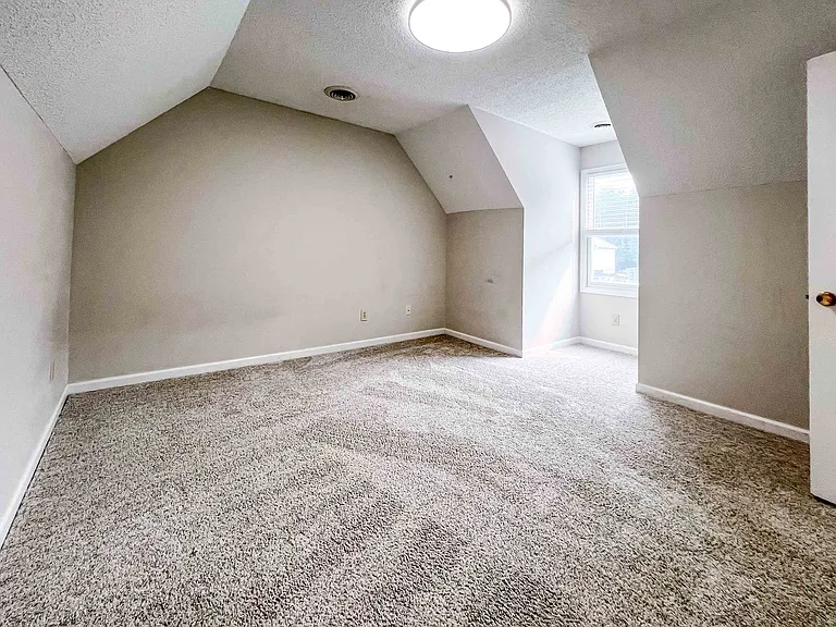 1321 Shadybrook Cove Ln — Photo 14