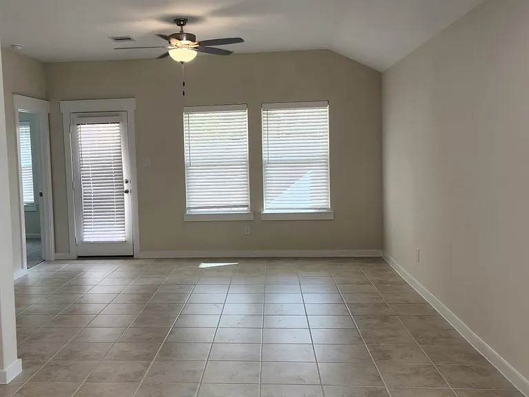 252 Laura Leigh Ln — Photo 12