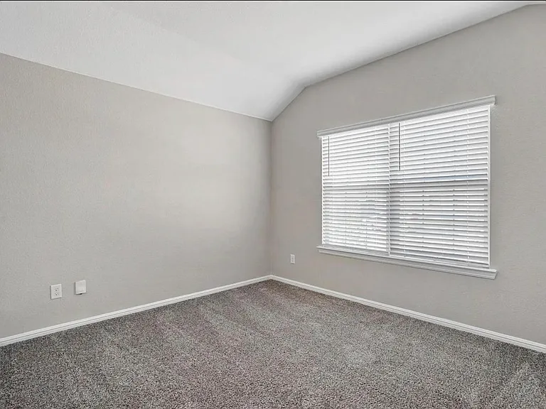 9724 Apex Dr — Photo 11