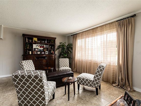 5th image of 1009 Robinson Dr N