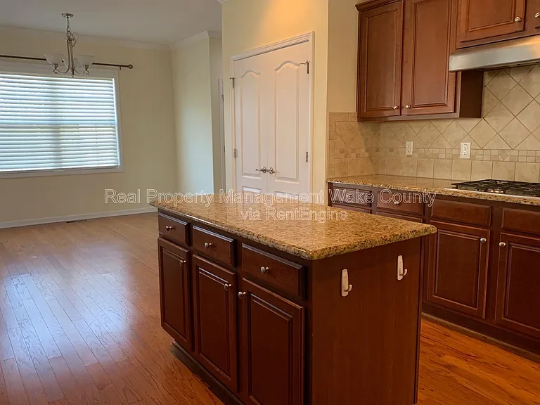 512 Sandy Whispers Pl — Photo 14