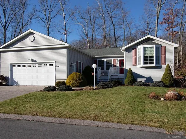 26 Looking Glass Circle, Montville, CT 06382